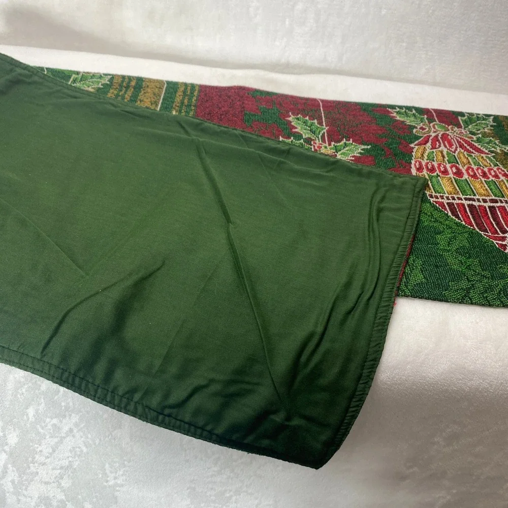 Beautiful Christmas Woven Tapestry Table Runner Green Red Gold Holiday‎ Decor